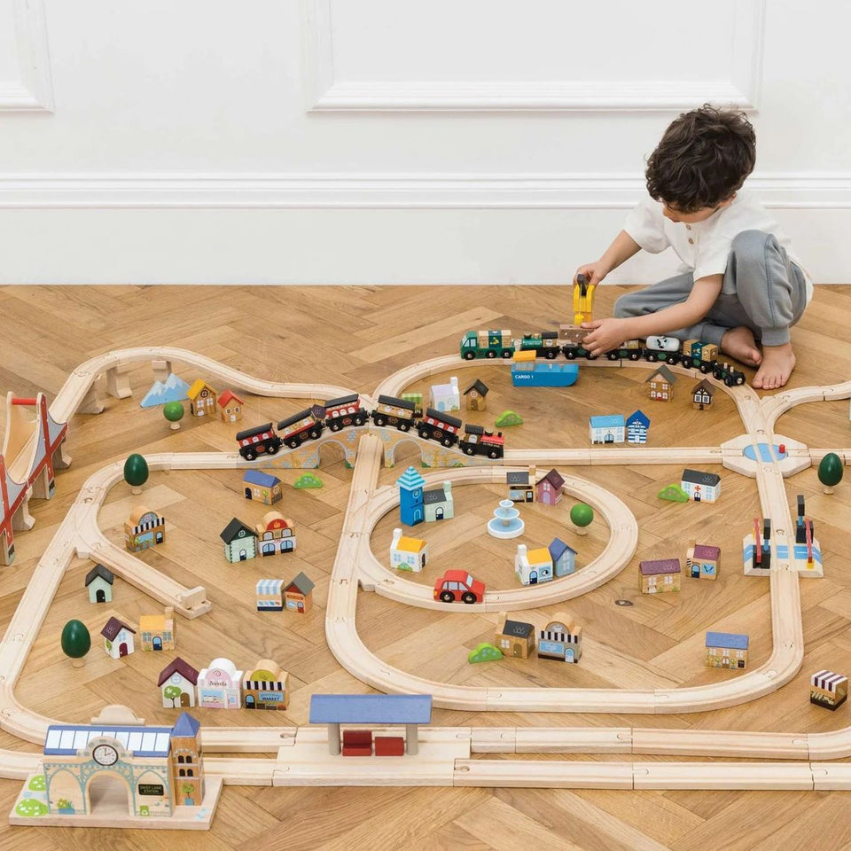 How To Get Your Kids To Play Independently (So You Can Chill!) - Maisonette