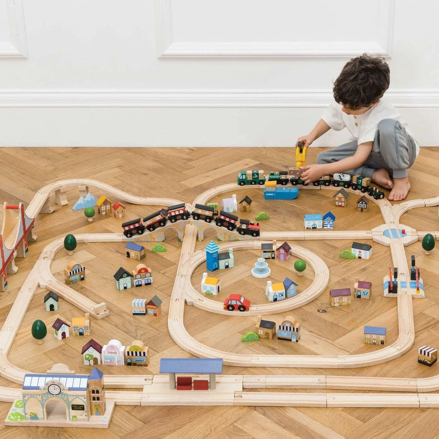 How To Get Your Kids To Play Independently (So You Can Chill!) - Maisonette