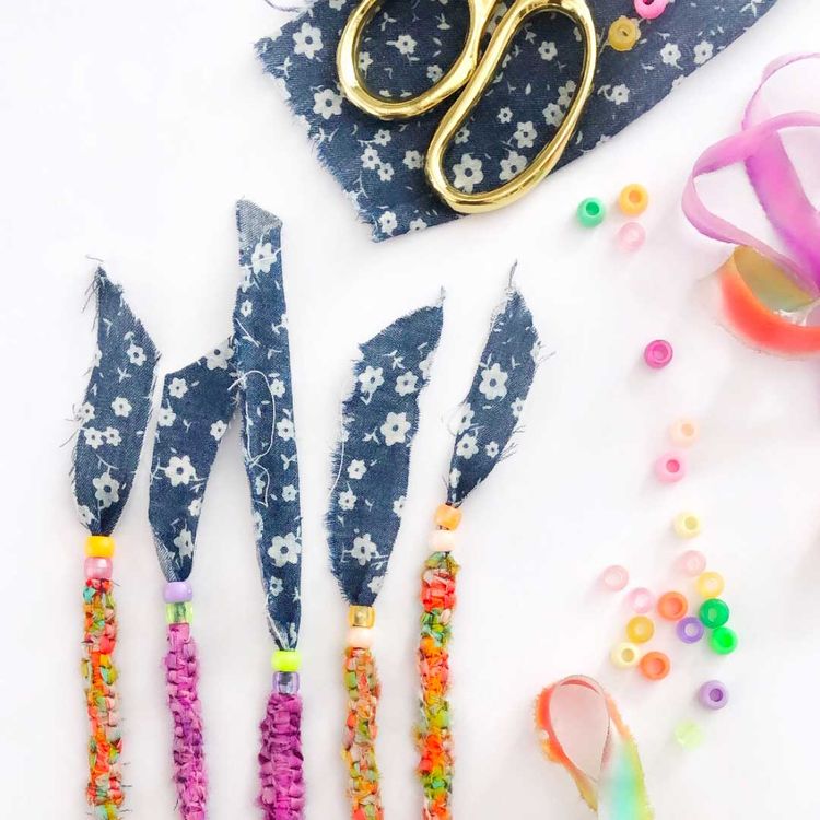 Friendship Bracelet Tutorial from Erica Domesek of P.S. I Made This