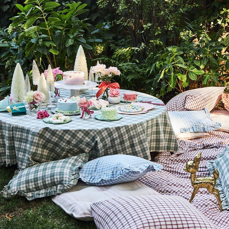 Heather Taylor's Holiday Tablescape
