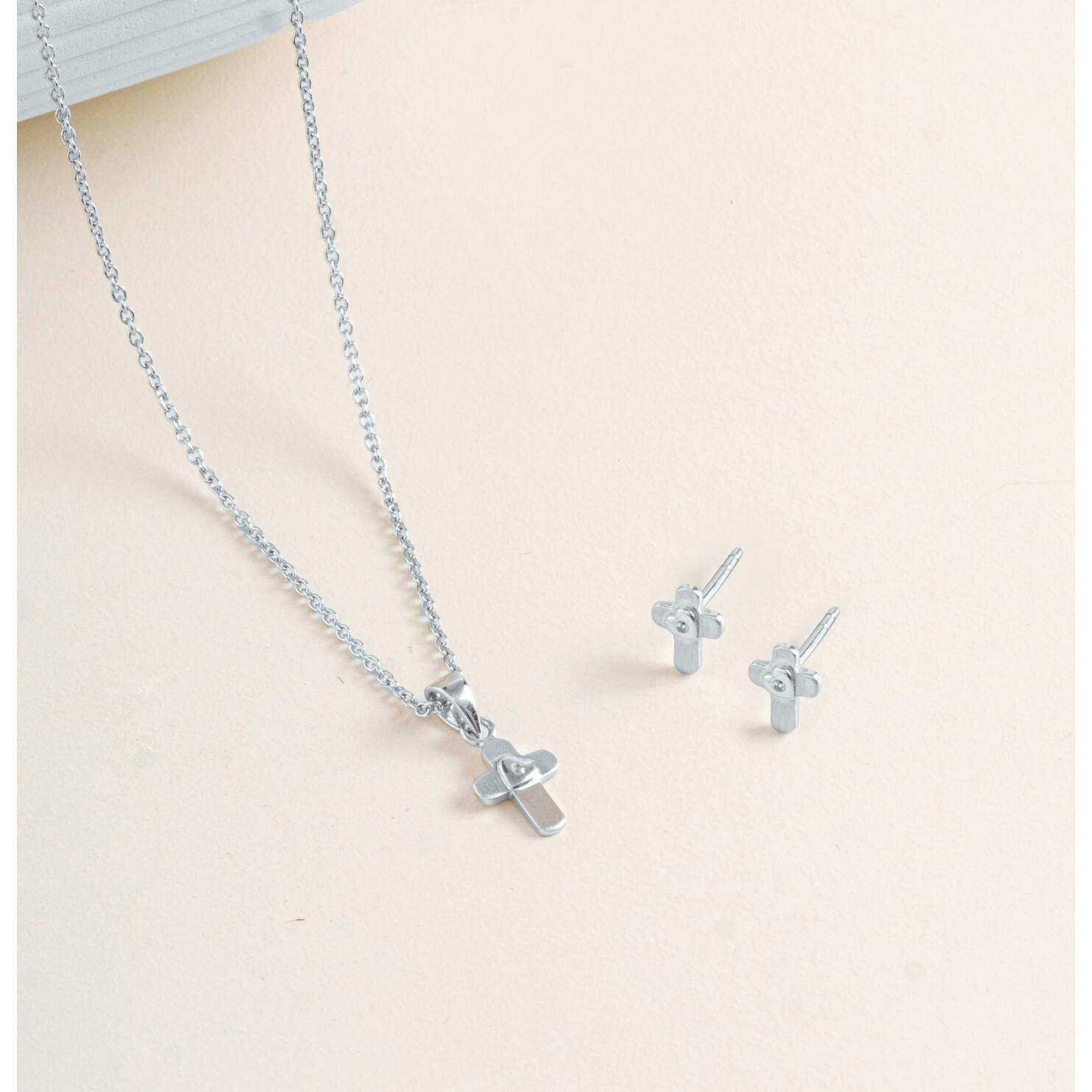 Brooklyn Cross Pendant