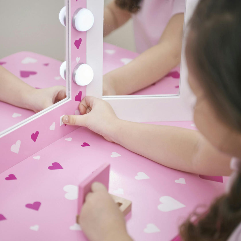 Sweethearts Print Gisele Medium Vanity - White/Pink