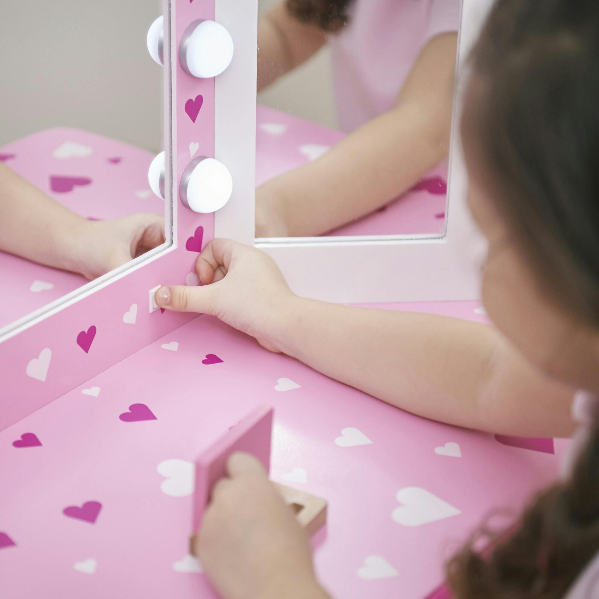 Sweethearts Print Gisele Medium Vanity - White/Pink