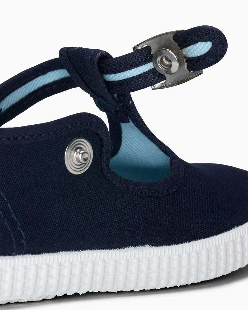 Hampton Canvas Nantucket Shoes in Navy