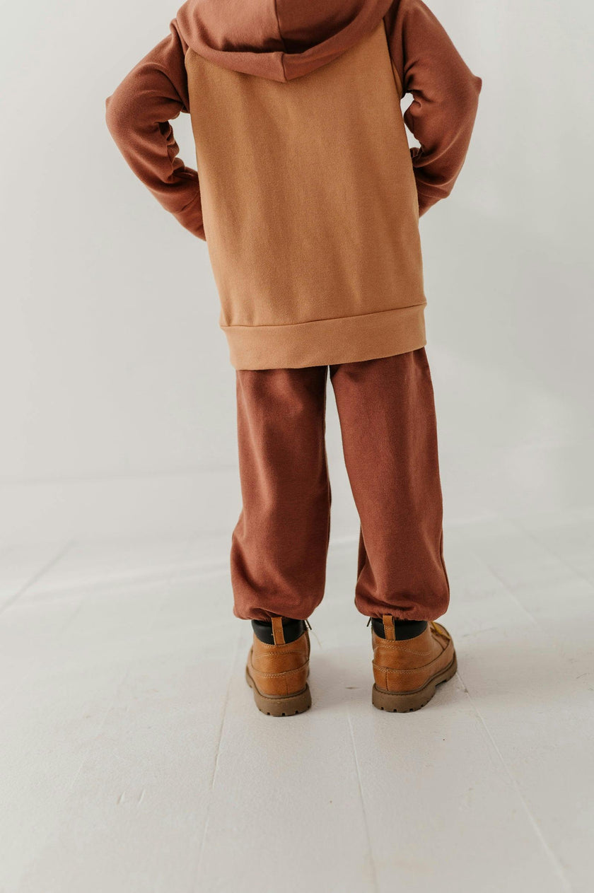 Boys Baggy Sweatpants in Rust