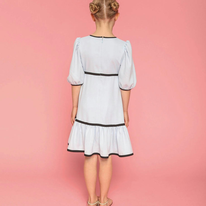Pearl (light blue)