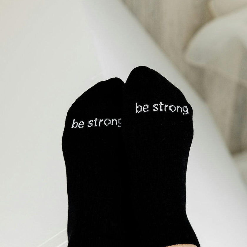 Be Strong Grip Socks (Black/White)