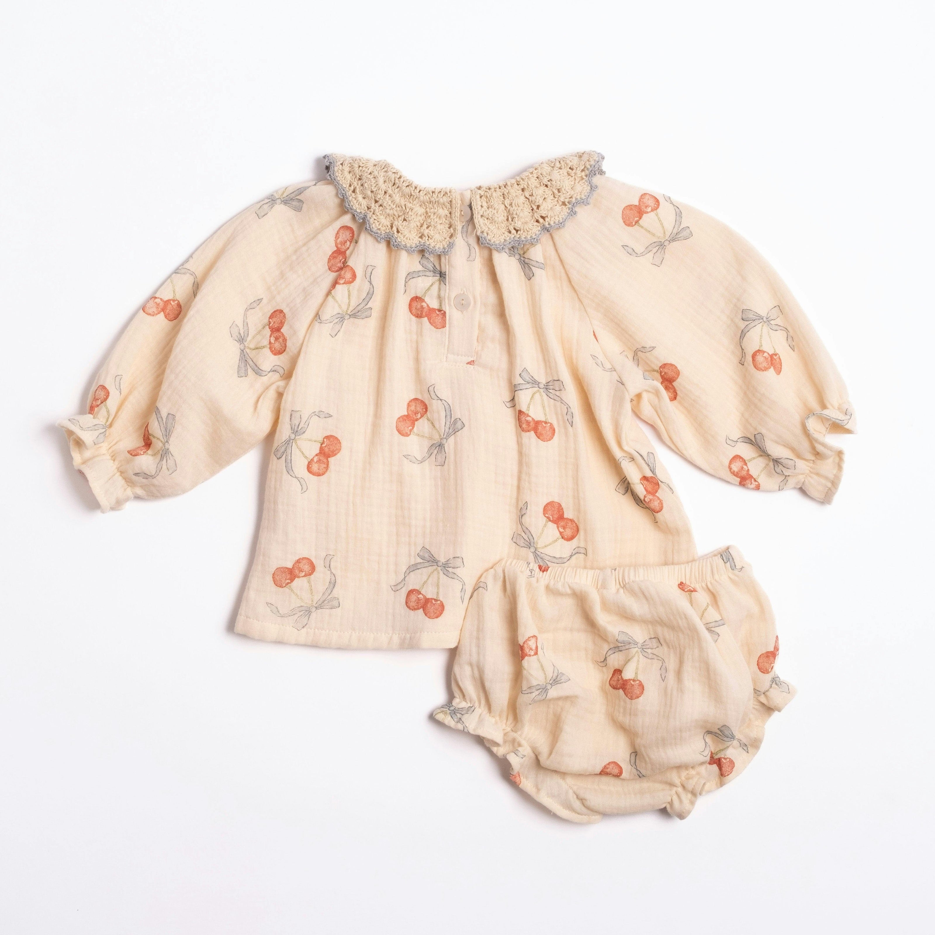Eloise Set in Winter Chérie