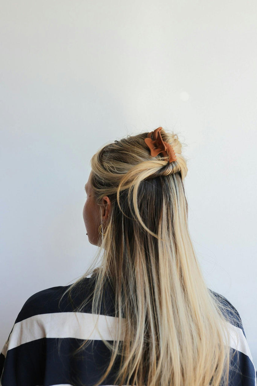 KAXI WAVY MINI HOLD EVERYTHING CLAW