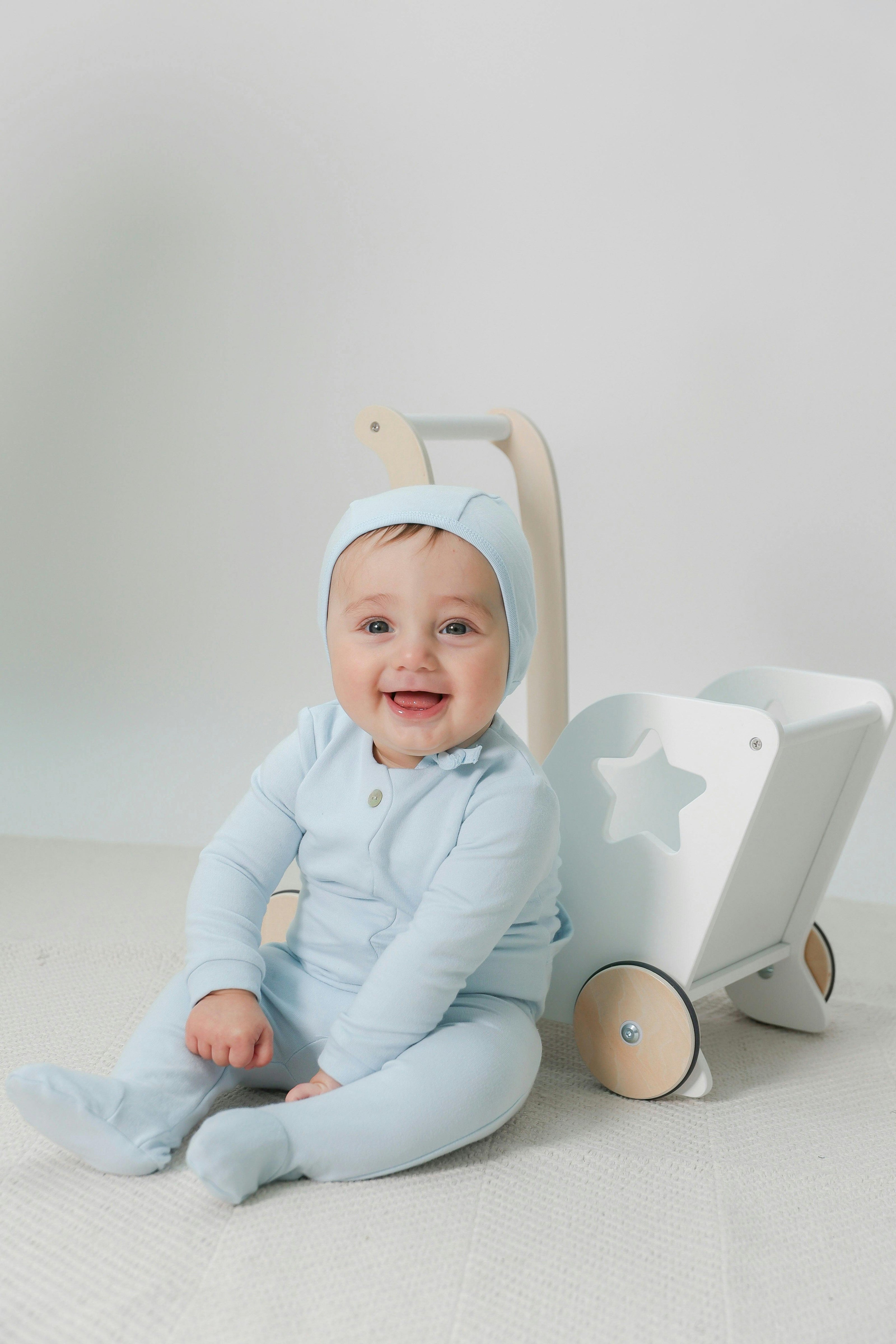Cotton Scalloped Snap Front Romper and Bonnet Two Piece Set