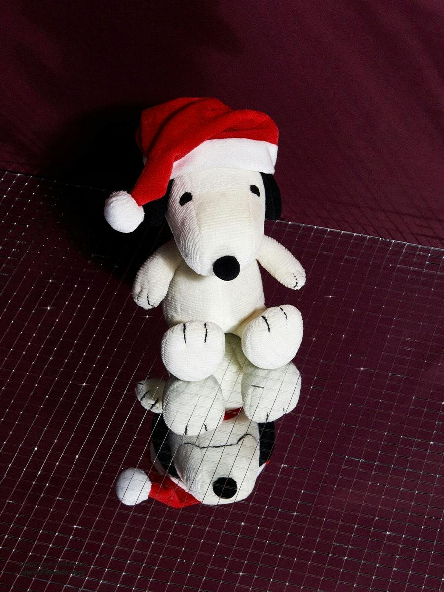 Snoopy with Christmas Hat - 7