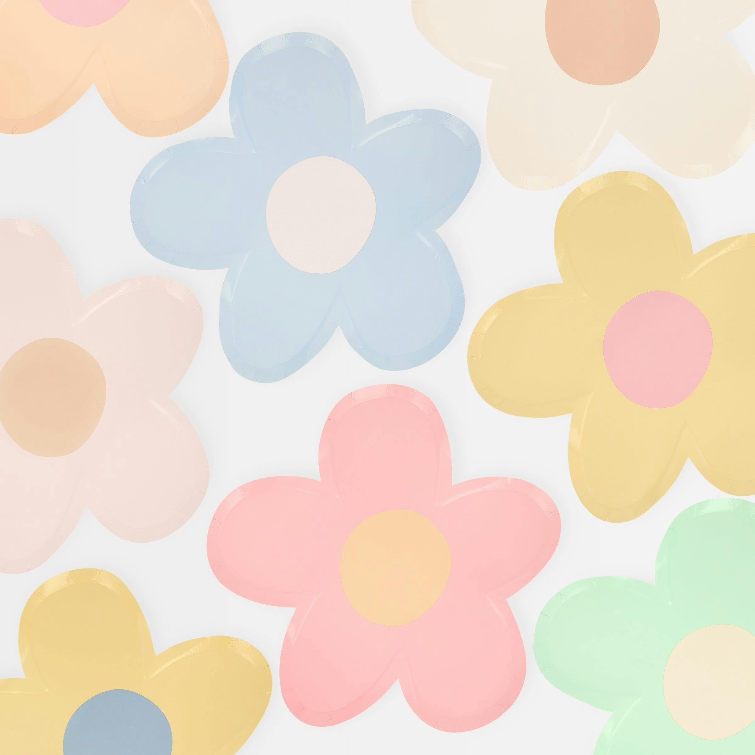 Daisy Shaped Plates