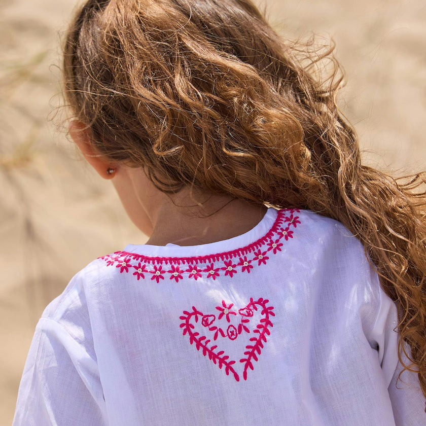 Embroidered Kaftan in White/Fuchsia