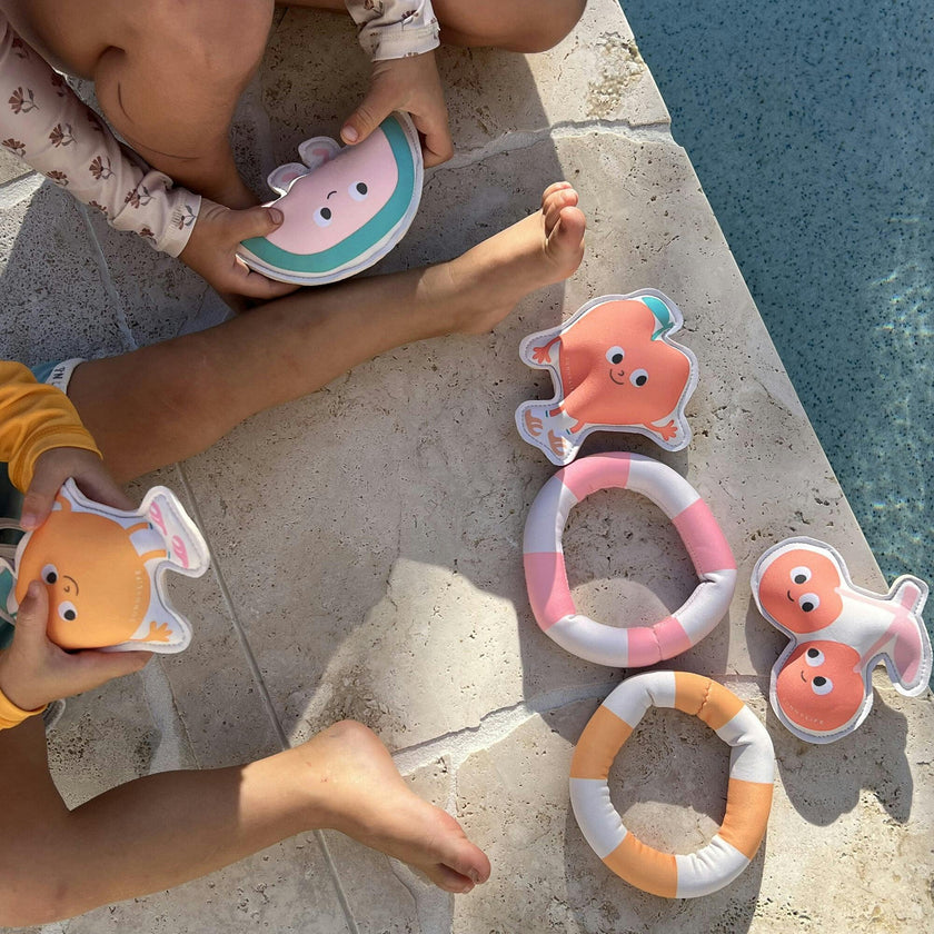 Dive Buddies: Poppy the Peach