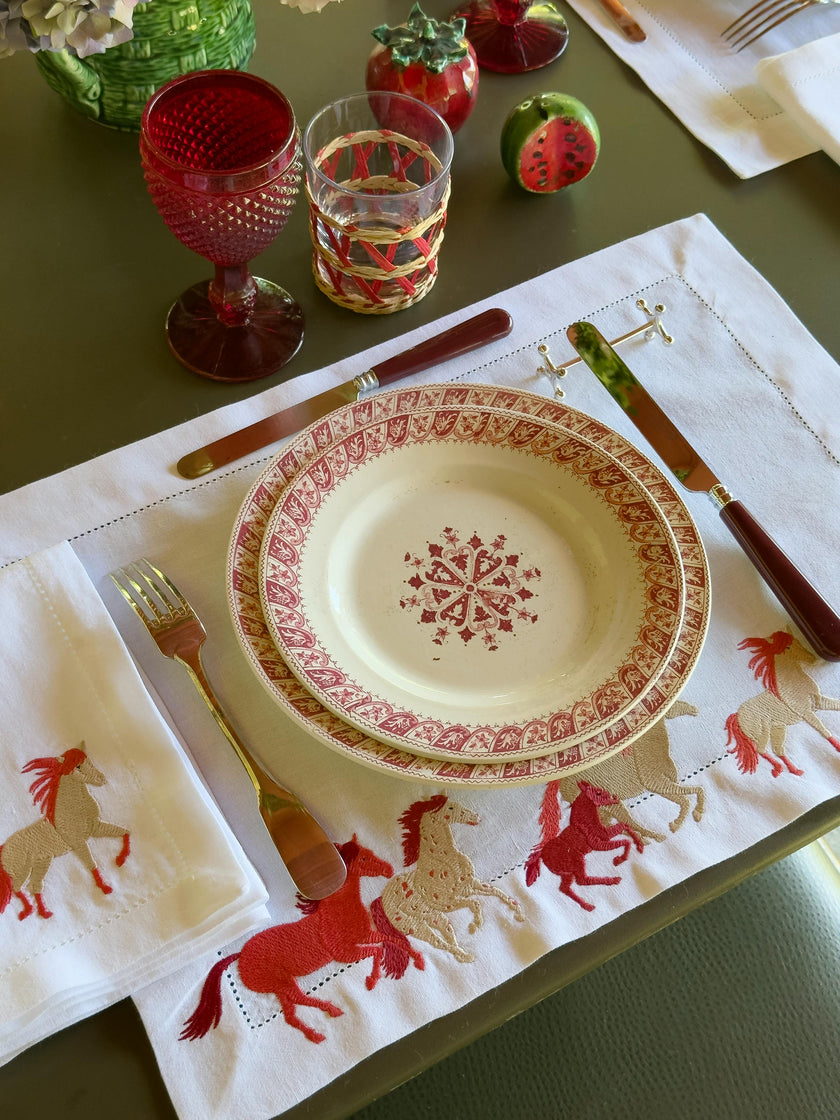Placemat & napkin - Cavalcade embroidery