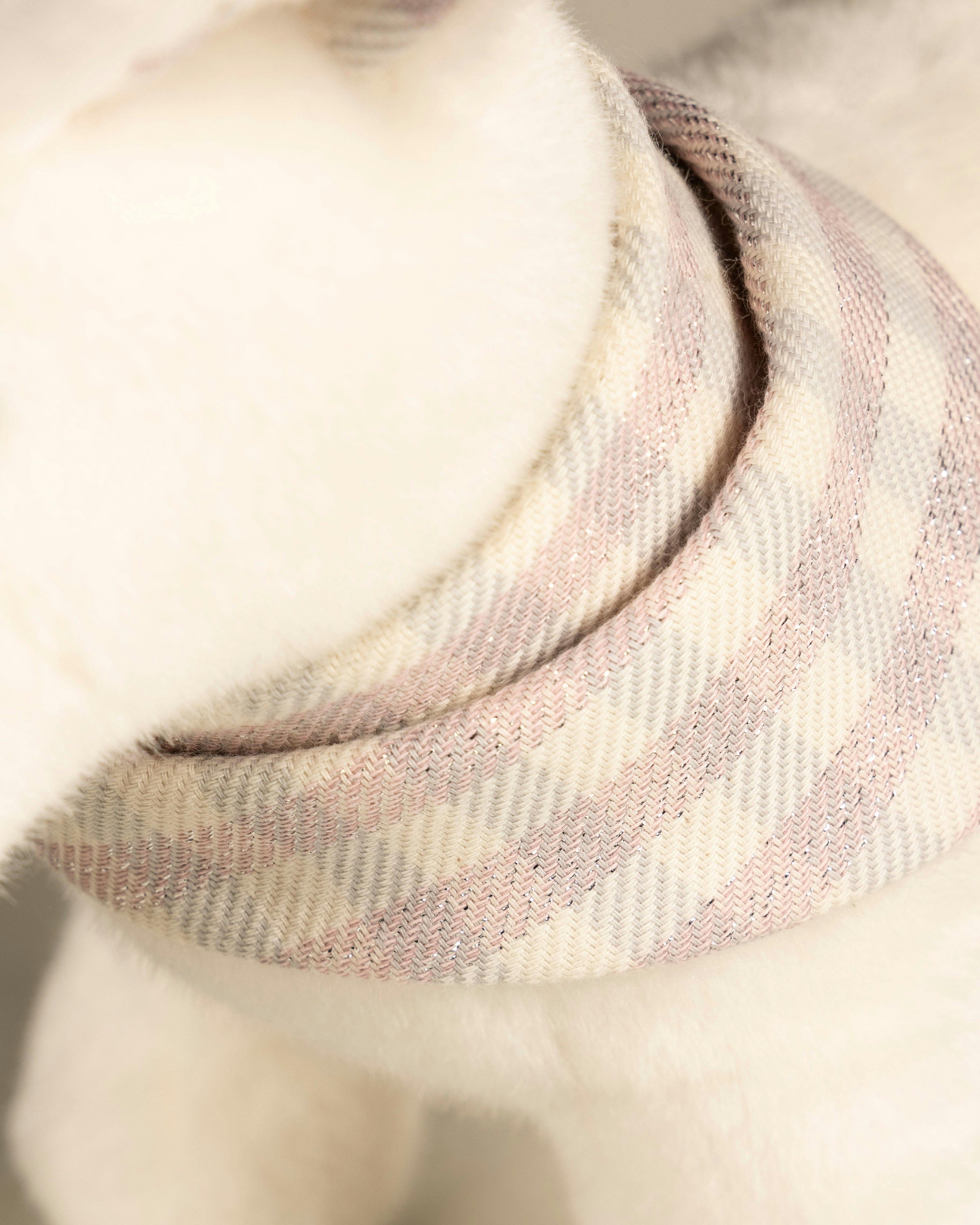 Oscar The Scarf