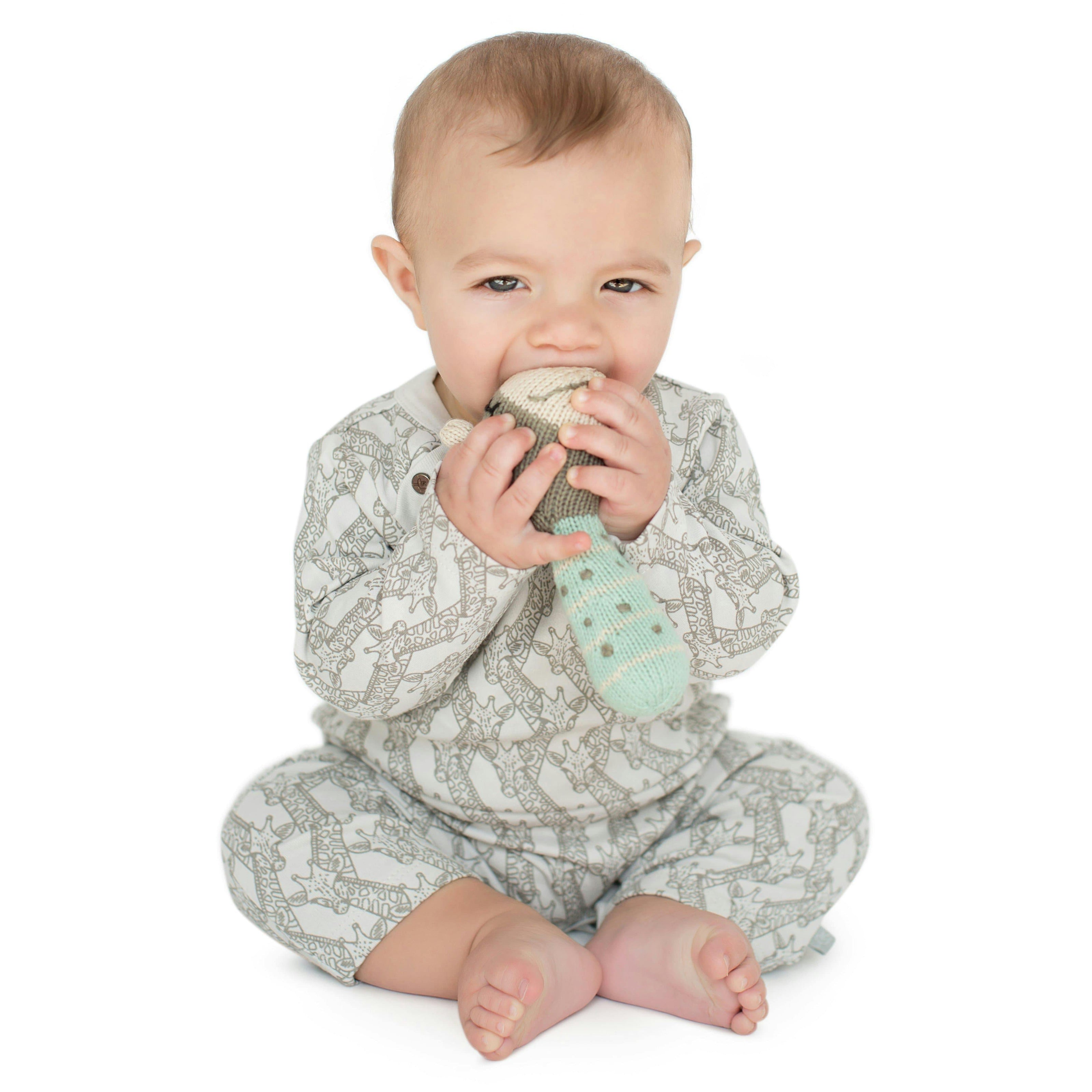mini rattle | ami the giraffe