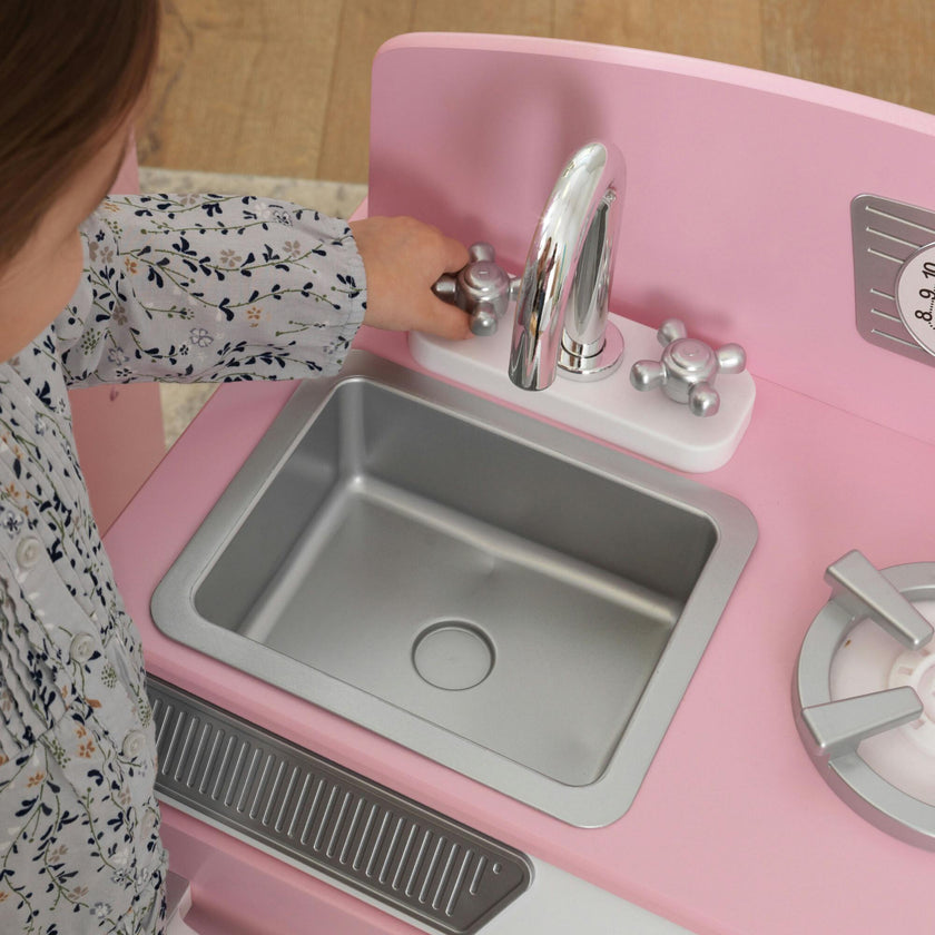 Retro Kitchen & Refrigerator