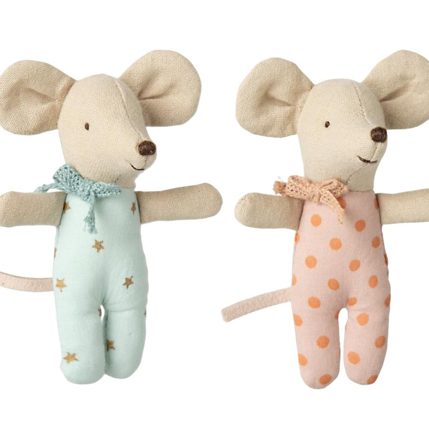 Twins, Baby mice in matchbox