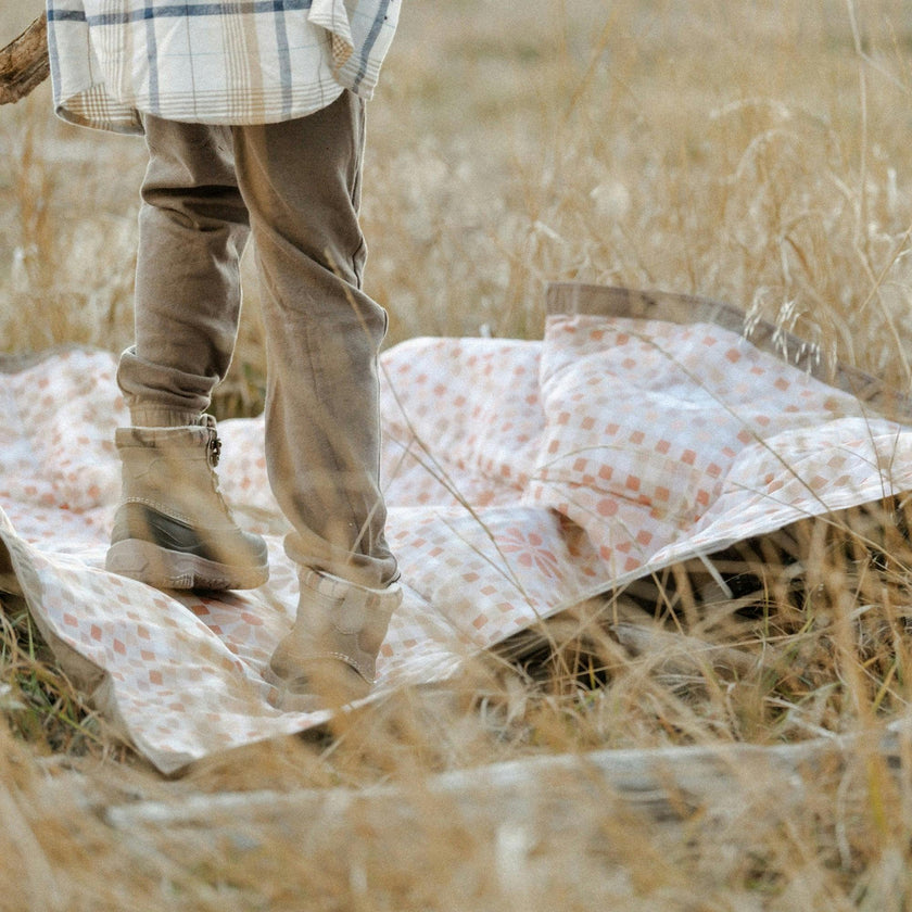 Outdoor Blanket - Mod Daisy