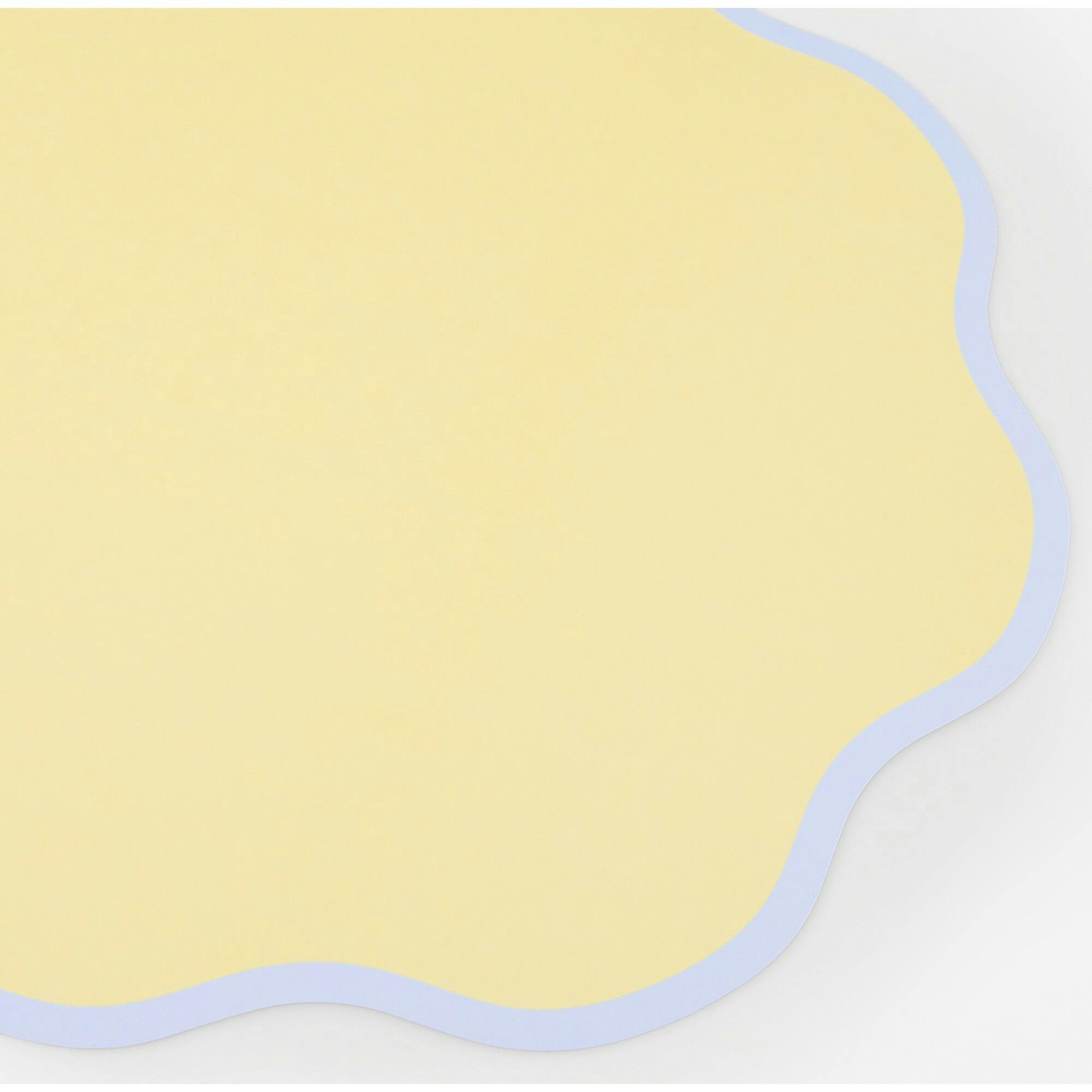 Wavy Round Paper Placemats