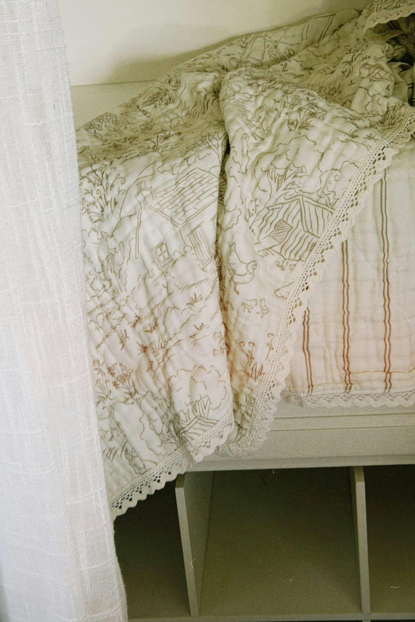Ida Homestead Toile De Jouy QUILTED 6 Layer Gauze Blanket