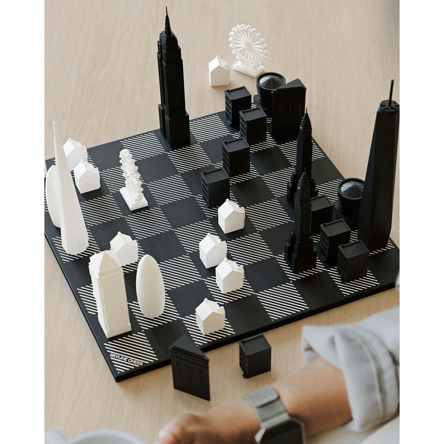 Chess Set Acrylic NEW YORK vs LOS ANGELES with Wood Hatch Board
