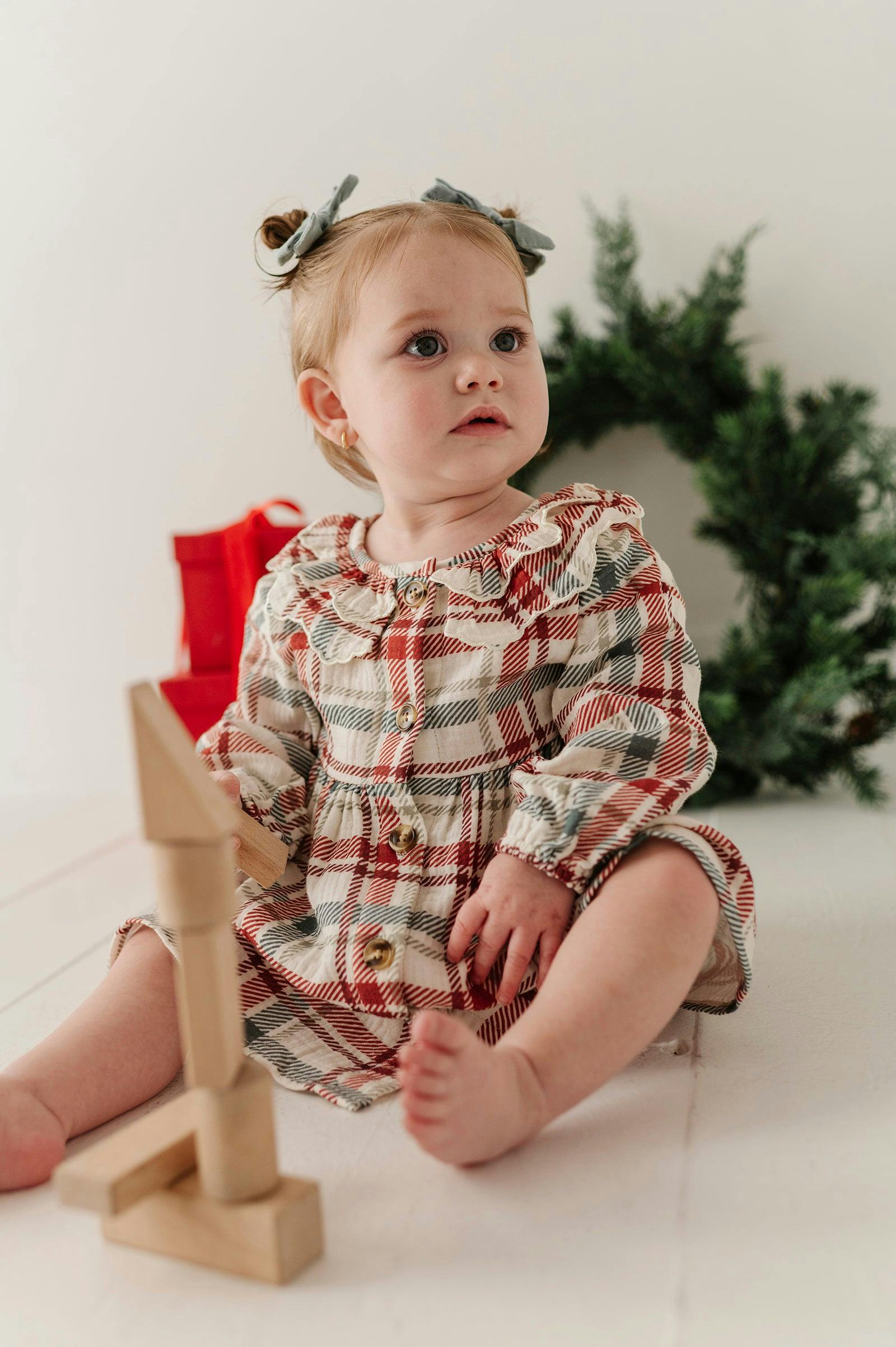 Girls Ruffled Collar Dress in Tartan Plaid