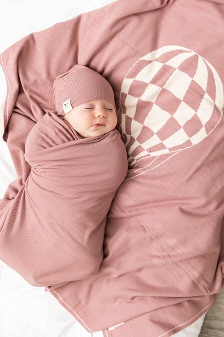 Hot Air Balloon Checkered Knit Blanket