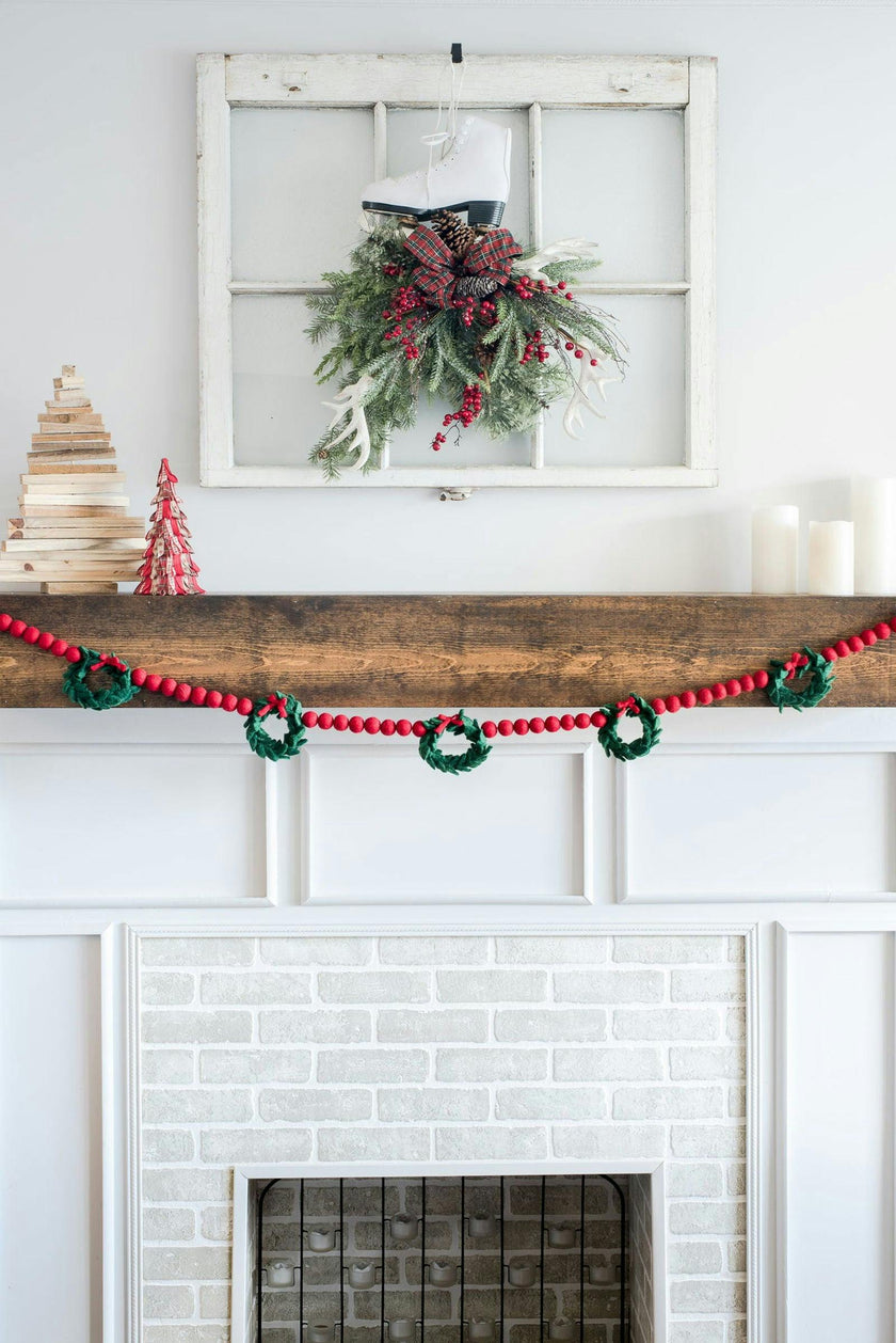 Red Wreath Garland