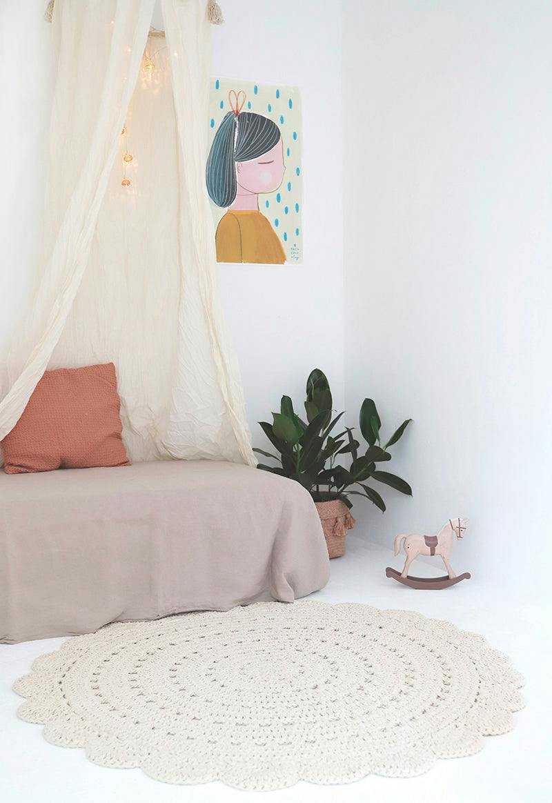 Alma Hand-Crocheted Scalloped Round Rug