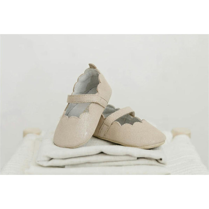 Mimi Girls Scalloped Mary Jane Crib Shoe (Infant)