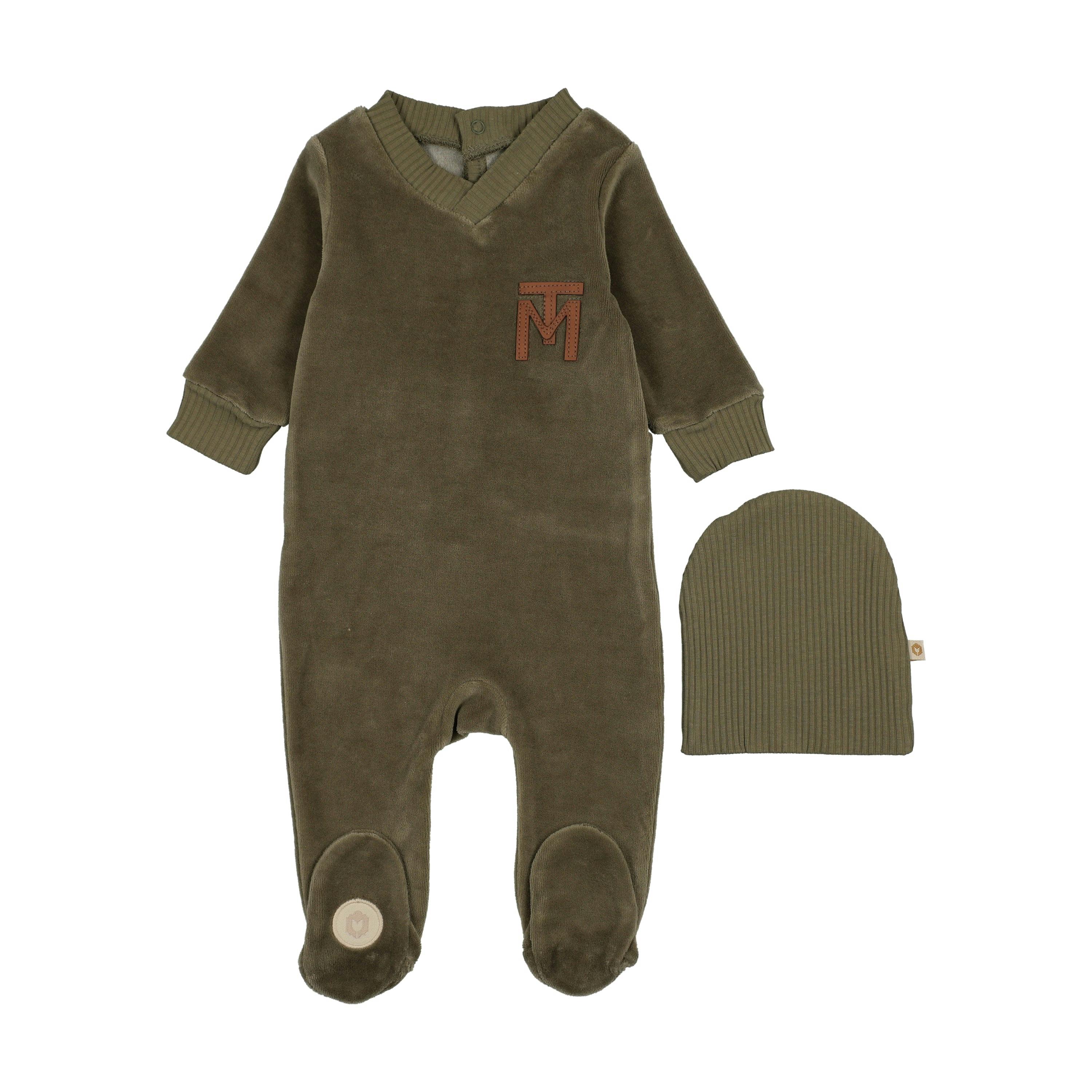 V-Neck Emblem Footie & Hat