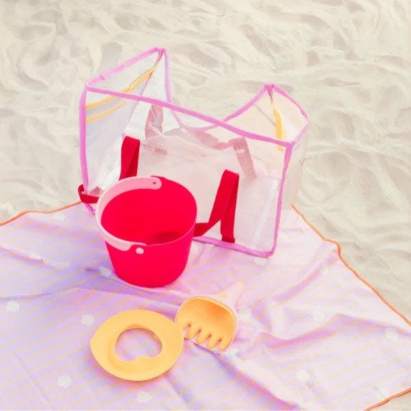 Quut Beach Set – Bucki, Raki & Magic Sand Shaper for Kids