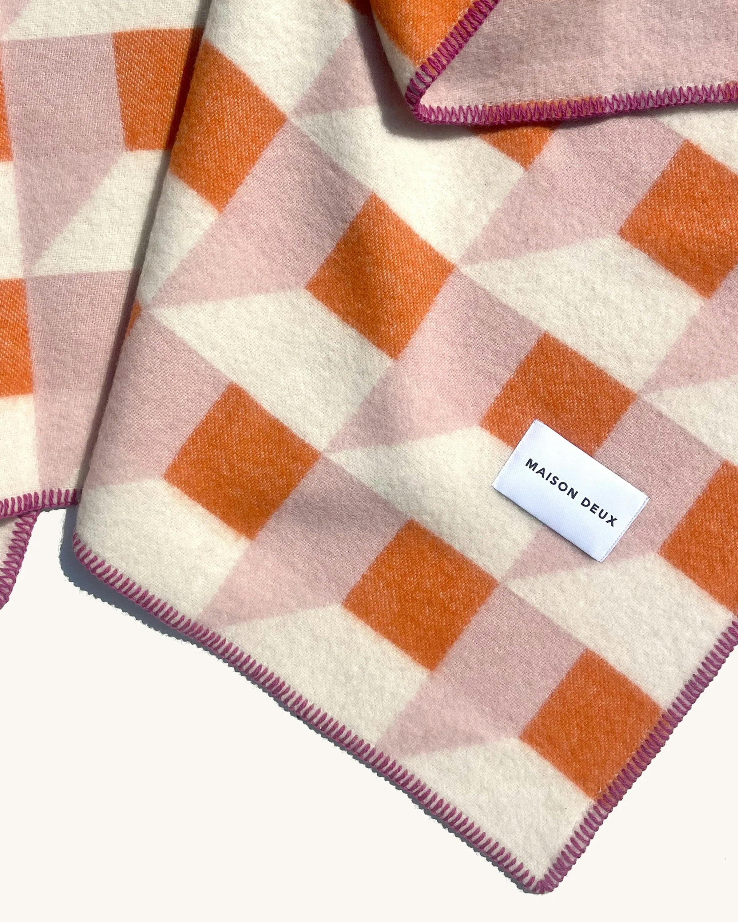 Blanket CUBICS Pink / Carrot Print 4.25 x 6.5ft