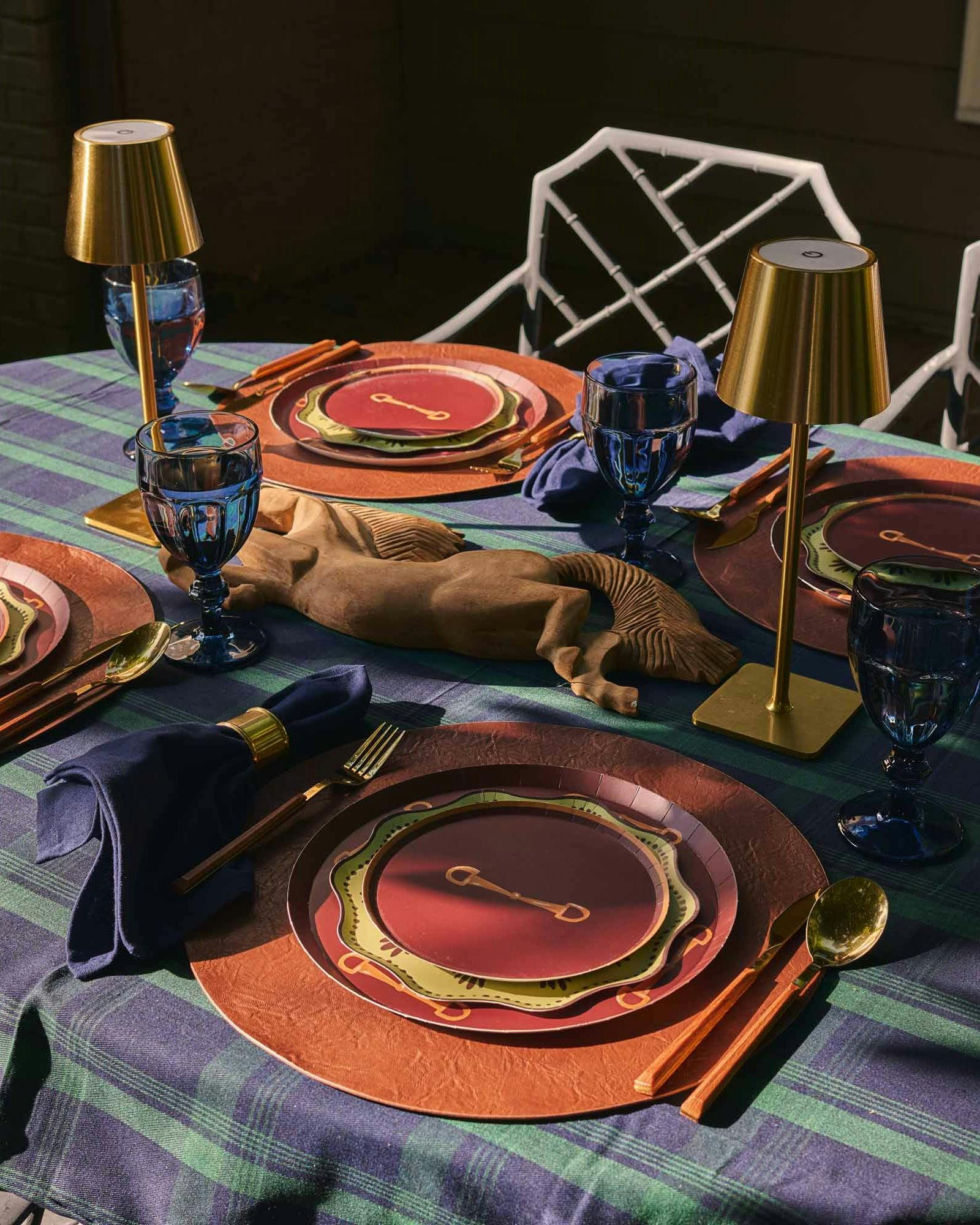 The Rider Dinner Plate Set - Cherry Wood