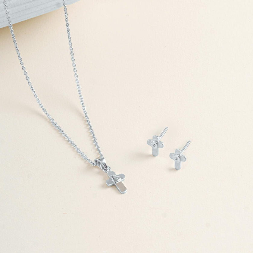 Brooklyn Cross Pendant