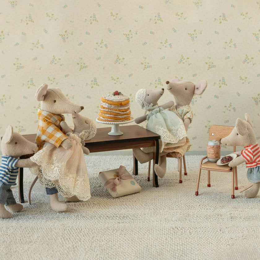 Baby mouse in gown - Mint
