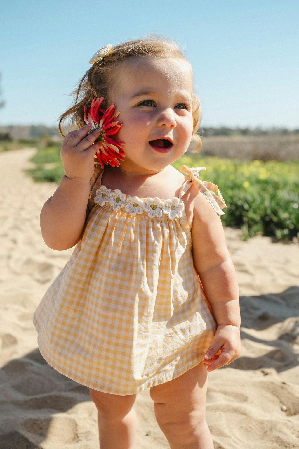 Crochet Daisy Set in Yellow Gingham