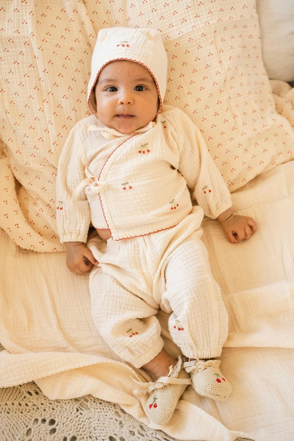 Gauze Bundle Set in Embroidered Cherries