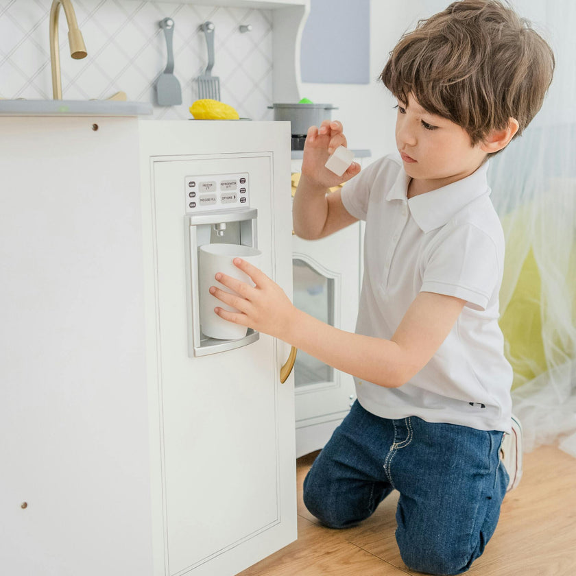 Little Chef Upper East Retro Play Kitchen