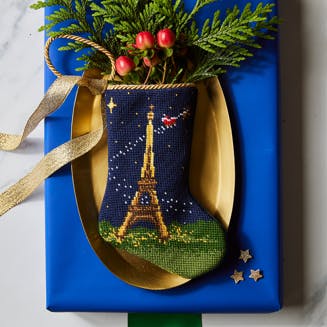 “Bonne Nuit” Santa in Paris