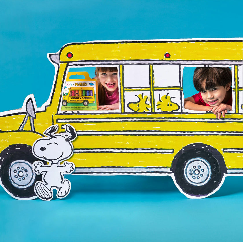 OOLY x Peanuts Snoopy School Coloring Travel Kit - 9 Crayons 48 Pages