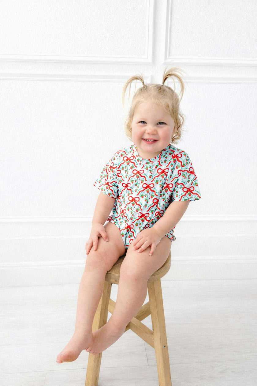 Strawberry Bows T-Shirt Bubble