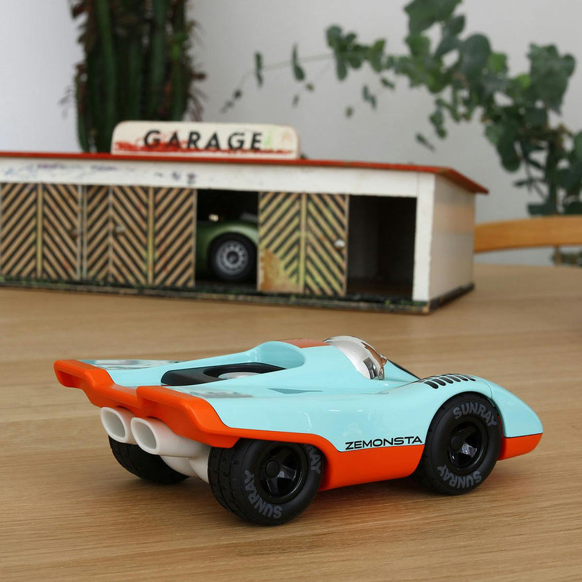 Car ZEMONSTA