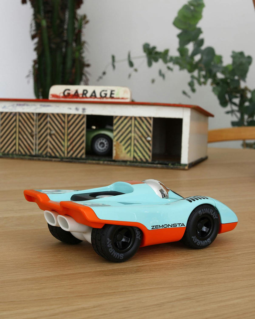 Car ZEMONSTA