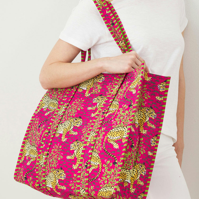 Bagheera - The Traveler Tote - Hot Pink