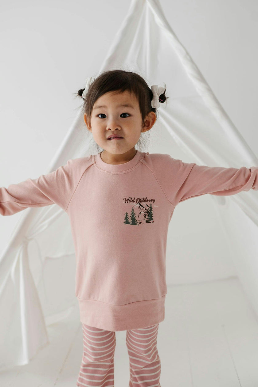 Girls Raglan Sweatshirt in Discover The Wild