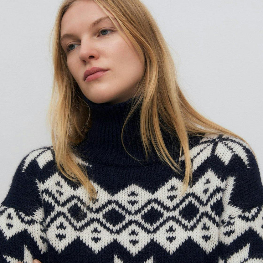 Neriana Woman Jumper