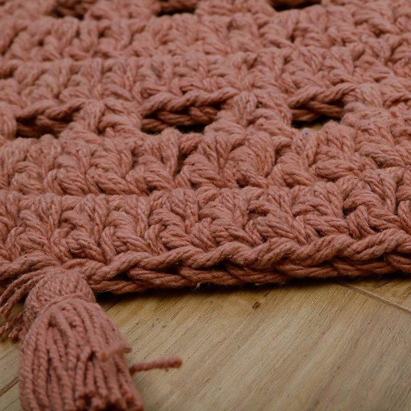 Nila Hand-Crocheted Tassel Round Rug